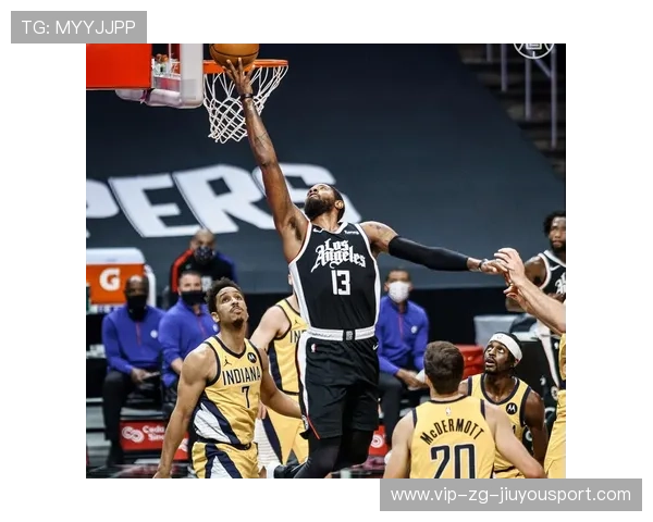 快船乔治中路急停跳投命中，瞬间点燃全场